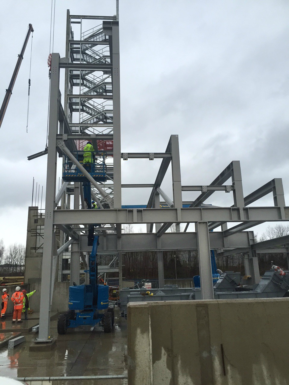 Boiler Building Erection of steelworks1