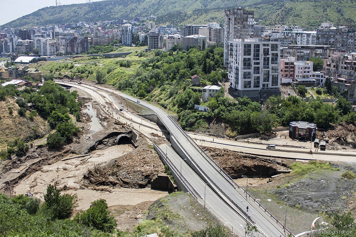 Investitionen zur Wiederherstellung der zerstörten Infrastruktur in Georgien