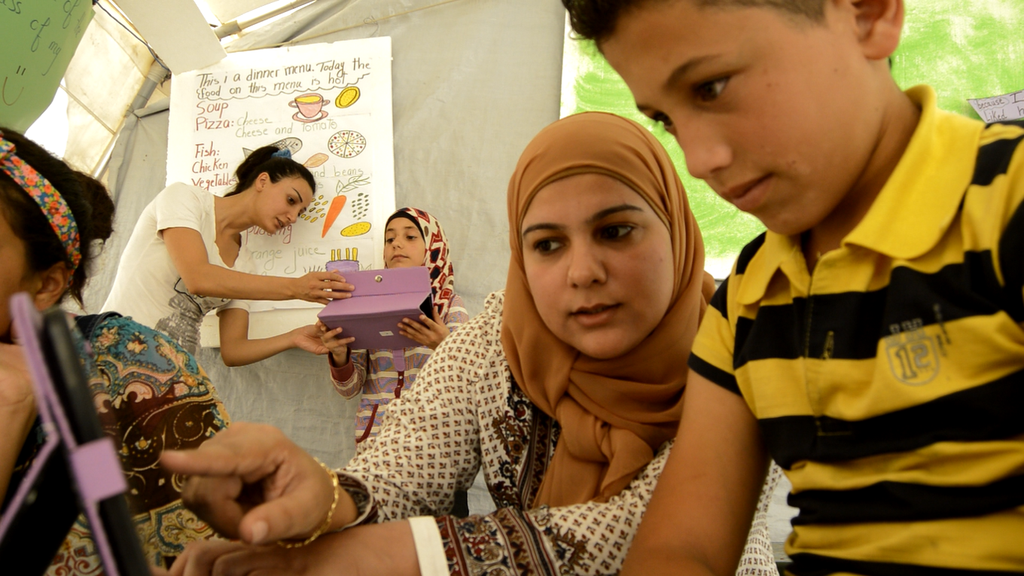 Digital development works with online learning in a Syrian refugee camp in Lebanon