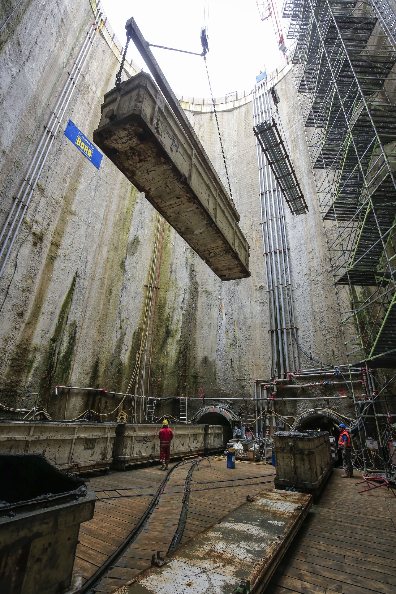 Building the new Emscher sewage: a giant construction site with a depth of 40 metres 