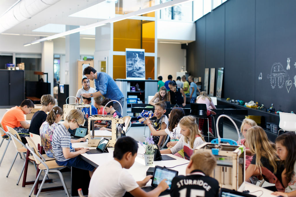 Schoolchildren using Ultimaker’s 3D printers.