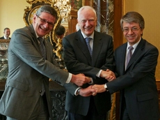 Filip Dierckx, Vice-Président du Comité de Direction et du Comité exécutif – Philippe Maystadt, Président de la BEI – Jean-Laurent Bonnafé, Président du Comité de Direction et du Comité exécutif, et CEO Filip Dierckx, Vice-Président du Comité de Direction et du Comité exécutif – Philippe Maystadt, Président de la BEI – Jean-Laurent Bonnafé, Président du Comité de Direction et du Comité exécutif, et CEO
