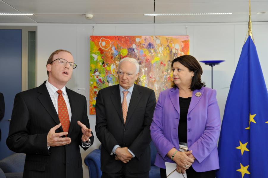 EIB and Commission back launch of prototype satellite Alphasat