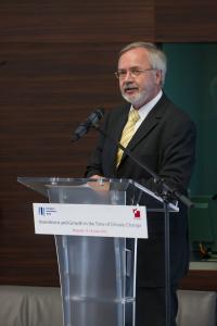 Investment and Growth in the time of Climate Change