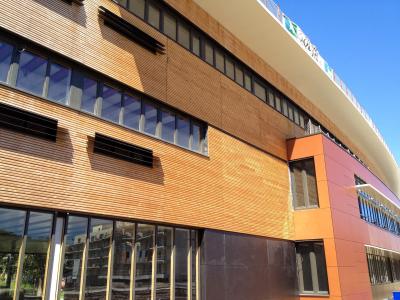 Construction and refurbishment of high schools to improve energy efficiency and to achieve Région Aquitaine's ambitious energy efficiency targets