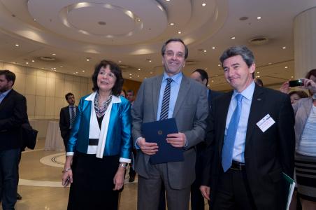Mrs Maria Damanaki, European Commissioner for Maritime Affairs and Fisheries, Mr Antonis Samaras, Prime Minister of Greece with Mr Philippe de Fontaine Vive, Vice-President of the EIB