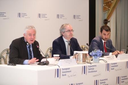 From left to right: J. Bell, TFX, EIB Vice-President J. Taylor and A. Charitis, Alternate Minister of Economy & Development, Hellenic Republic