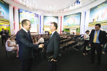 Ukraine’s Minister of Agrarian Policy and Food, Oleksiy Pavlenko and EIB Director of the Neighbouring Countries Department, Heinz Olbers