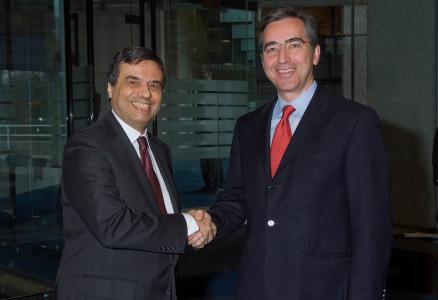 Mr Murilo Portugal, International Monetary Fund Deputy Managing Director and Mr Plutarchos Sakellaris, Vice President of the EIB