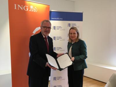 From left to right: EIB President W. Hoyer and I. Fernandez, Head of Wholesale Banking at ING