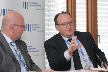 From left to right: Mr Frank Eloy, SaarLB director, and Mr Ambroise Fayolle, EIB Vice-President with responsibility for operations in France and Germany.