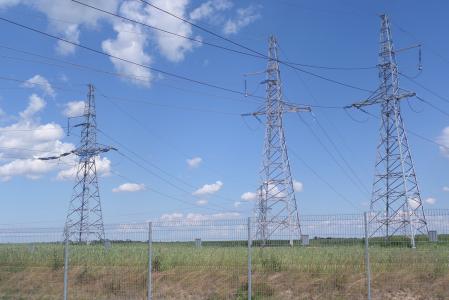 Investment schemes in the upgrade and expansion of electricity distribution grid in Western Poland over 2015-2017