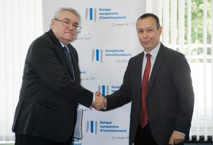 Mr Laszlo Baranyay, Vice President of the EIB and Mr. Patrice Begue, Executive Director for Marketing and Communication at Komerční Banka.