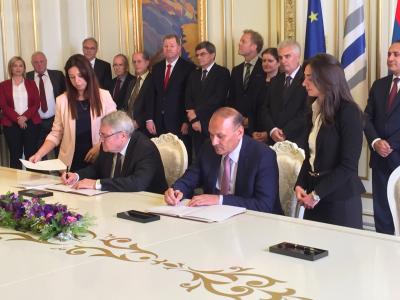 from left to right: Mr László Baranyay, EIB Vice-president, and Mr Gagak Khachatryan, Minister of Finance of Armenia