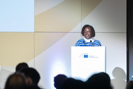 The €100,000 European Microfinance Award 2023 on ‘Inclusive Finance for Food Security & Nutrition' highlights organisations working in financial inclusion that aim to safeguard access to quality and affordable food for vulnerable populations and to increase resilience of sustainable food systems. It was awarded to Yikri from BURKINA Faso during a ceremony organised at the EIB on 16 November 2023.