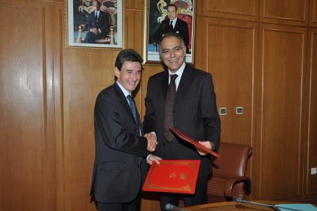 M. Philippe de Fontaine Vive, Vice President of the EIB and Mr. Salaheddine Mezouar, Minister of Economy and Finance