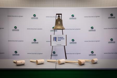 Presentation of the EIB Climate Awareness Bonds at the Stock Exchange in Luxembourg. Present at the event EIB Vice-President, Jonathan Taylor and Finance Minister of Luxembourg, Pierre Gramegna
