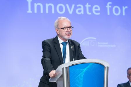 On 11 October 2023, Ursula von der Leyen, President of the European Commission, Bill Gates, Founder of Gates Ventures, Co-Chair of the Bill & Melinda Gates Foundation and Chair of Breakthrough Energy Ventures, Tedros Adhanom Ghebreyesus, Director General of the World Health Organisation (WHO), Catherine Russell, Executive Director of the United Nations Children’s Fund (UNICEF), and Werner Hoyer, President of the European Investment Bank (EIB), participate together to the launch event of a new funding partnership to eradicate polio. On this occasion, they give a press point.