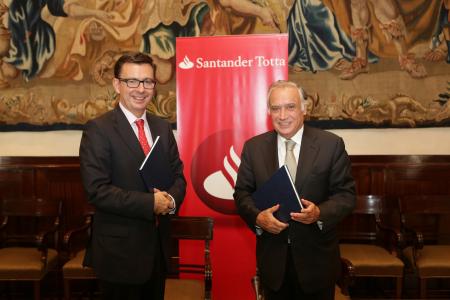 EIB Vice-President Román Escolano and the President of the Executive Committee of Banco Santander Totta, António Vieira Monteiro