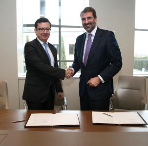From left to right: VP Román Escolano and Juan Lasala, CEO of REE
