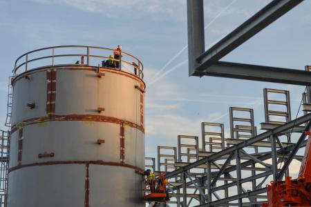 The project intends to produce bio-ethanol via an innovative combination of torrefaction of waste wood to be used in the blast furnace in lieu of fossil coal for PCI (pulverised coal injection) and a gas fermentation process using exhaust gases emitted by the blast furnace (or basic oxygen furnaces BOF) to produce 64,000 t/a ethanol. This is a first-of-its-kind industrial size demonstration plant for the production of advanced bio-ethanol with such a process.