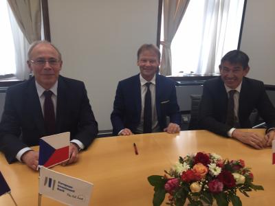 From left to right: Mr A. Le Dirac'h, CEO and President of the Board of Directors of KB, EIB Vice-President V. Hudák, and J. Pokorný Member of the Board, Senior Executive Director, Top Corporations, Structured Finance and Investment Banking