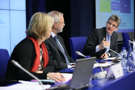 Mrs Constance Kann, Director of the Communications Department of the EIB, Mr Werner Hoyer, President of the EIB and Mr Philippe de Fontaine Vive, Vice President of the EIB
