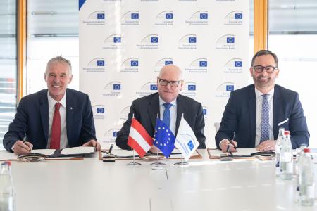 EIB and Energie AG Signature