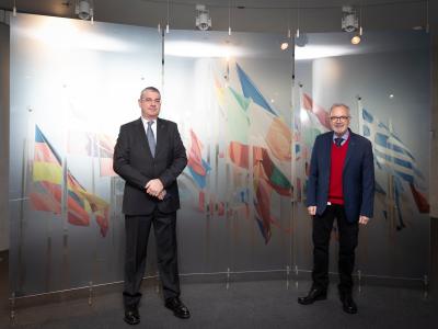 EIB President Werner Hoyer receiving Yannis Tsakiris, Deputy Minister of Development and Investments of the Hellenic Republic at the EIB headquarters in Luxembourg.