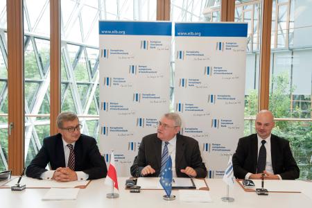 from left to right Jan Chadam, President of the Management Board, GAZ-SYSTEM S.A.László Baranyay, EIB Vice-President Adam Bryszewski, Finance Division Director, GAZ-SYSTEM S.A.