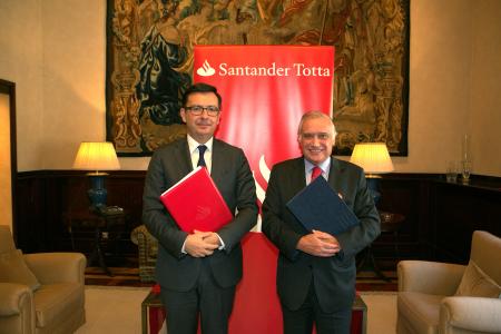EIB Vice-President Román Escolano and President of the Executive Committee of Banco Santander Totta, António Vieira Monteiro