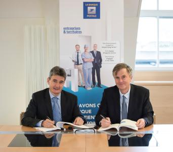 Le Vice-Président français de la BEI, Philippe de Fontaine Vive et Rémy Weber, Président du Directoire de La Banque Postale