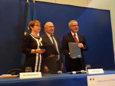 O. Renaud-Basso, directrice générale adjointe et directrice des fonds d’épargne de la Caisse des Dépôts, Michel Sapin, Ministre des Finances et des Comptes publics et Werner Hoyer Président de la BEI