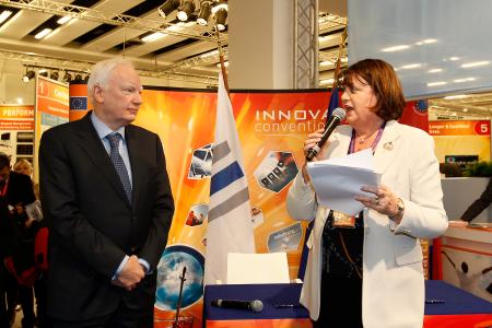 Commissioner Geoghegan-Quinn and EIB President Philippe Maystadt