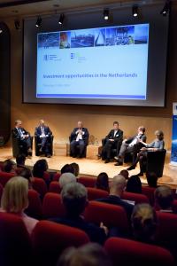 The EIB’s new permanent presence in the Netherlands, an office in the heart of the Amsterdam-Zuid business district, was formally inaugurated yesterday by Prime Minister Mark Rutte and President Hoyer on Thursday 15 May.