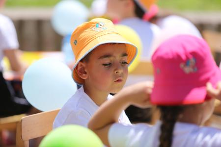 As part of the European Union Sustainable Energy week 2018 in Armenia, the EIB in association with the Municipality of Yerevan and the European Union Delegation to Armenia, co-hosted an awareness-raising event about the Yerevan Energy Efficiency project: over 140 kindergartens will benefit from a mix of deep renovations, such as comprehensive energy efficiency retrofitting and refurbishment of the building envelope as well as seismic resilience measures