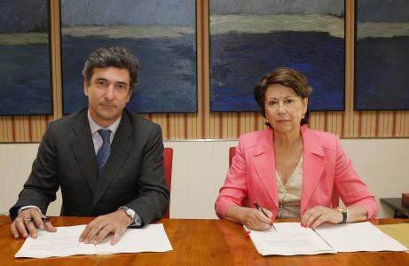 José Nieto Chief Executive Officer(CEO) of Banca March and EIB Vice-President Magdalena Álvarez Arza