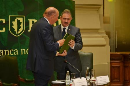 Mr. Radu Gratian Ghetea, CEC Bank President and Mr Mihai Tanasescu, EIB Vice-President