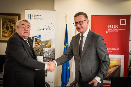 From left to right: László Baranyay, EIB Vice-President responsible for lending in Poland and, Dariusz Kacprzyk, BGK President.