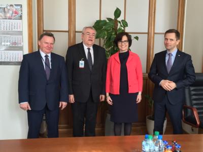 From left to right: Mr. Ireneusz Merchel, President of PLK Management Board, Mr László BARANYAY, EIB Vice President, Mrs. Malgorzata Kuczewska-Laska, Member of PLK Management Board and Mr. Grzegorz Muszynski, Member of PLK Management Board.