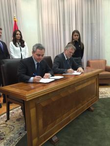 From left to right: Mr Dario Scannapieco, EIB Vice-President, and Mr Aleksandar Vucic, Pirme Minister.