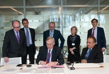 Pat Walsh, Director, Ops B ACP DirectorateDiederick Zambon, Head of Division, Ops B ACP Southern Africa and Indian Ocean Division Hugh Chamberlain, Associate Director, JU Ops Outside Europe DivisionCampbell Thomson, Technical Advisor, PJ Natural Resources & Agro-industry DivisionJane Shirran, Senior Counsel, JU Ops Outside Europe DivisionHitesh Anadkat, Vice-Chairman, First Merchant Bank Ltd, MalawiFloris Vermeulen, Loan Officer, Ops B ACP Southern Africa and Indian Ocean Division