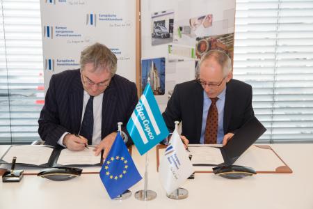 Mr Jonathan Taylor, EIB Vice-President and Ken Lagerborg, Group Treasurer, Atlas Copco