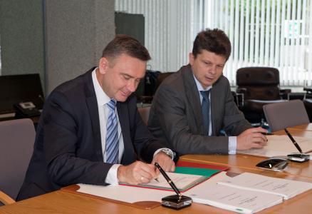 FROM LEFT TO RIGHT: Mr Zygmunti TRYBKA, Director of the Financing Department EFL and Mr Piotr KOZIOL, Director of the Legal Departement EFL
