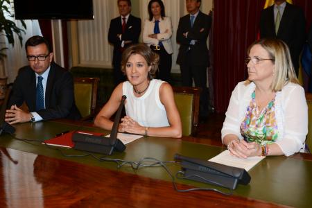 from left to right: Mr Román Escolano, EIB Vice-President, Ms Isabel García Tejerina, Minister of Agriculture, Alimentation and Environment, and Ms Irene Garrido, President of ICO