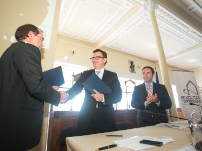 President of IHRU, Vítor Reis,EIB Vice-President Román Escolano and Minister of Environment, Spatial Planning and Energy, Jorge Moreira da Silva