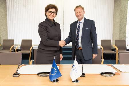 From left to right: Bulgarian Deputy Minister of finance Marinela Petrova, and EIB Vice-President Vazil Hudák.