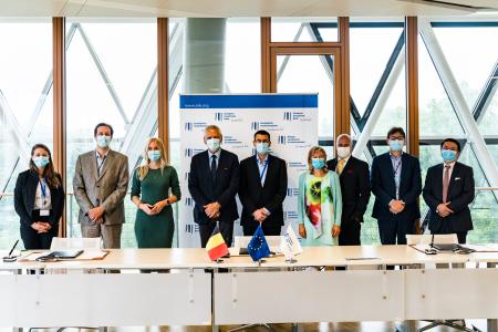 Inbiose signature with VP Peeters 