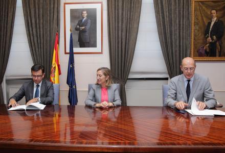EIB Vice President Román Escolano, Minister of Public Works Ana Pastor and Chairman of Renfe Pablo Vazquez