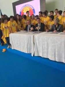 From left to right: Mr Dario Scannapieco, EIB Vice-President, Mr Matteo Renzi, Italia Prime Minister, and Mrs Stefania Giannini, Italia Minister of School and University.